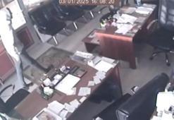 Arnavutköy'de mobilya imalathanesinde telefon hırsızlığı kamerada