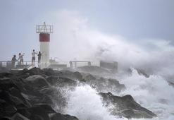 Avustralya'da Alfred Tropikal Siklonu nedeniyle bölgedeki okullar tatil edildi