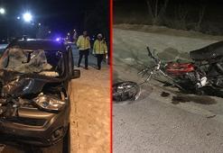 Motosikletle hafif ticari araç çarpıştı: 2 ölü, 1 yaralı