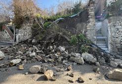 İstinat duvarı çöktü, 3 katlı bina boşaltıldı