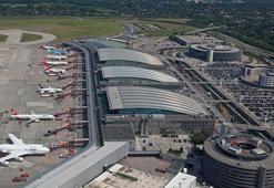 Hamburg Havalimanı'nda grev nedeniyle tüm uçuşlar iptal edildi