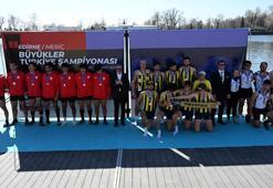 Fenerbahçe, Büyükler Türkiye Kürek Şampiyonası'nda takım halinde birinci oldu