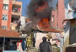 Tek katlı evde çıkan yangına mahalleli hortumlarla su sıkarak itfaiyeye destek verdi