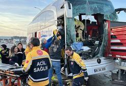Kütahya'da yolcu otobüsü TIR'a çarptı: 16 yaralı