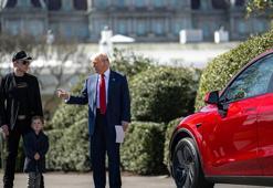 Trump, Elon Musk'a destek için Tesla satın aldı