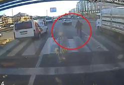 Bingöl’de zincirleme kaza; indiği otomobil hareket edince peşinden koşarak tekrar bindi