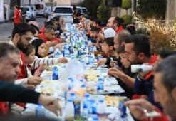 Kızılay'dan İdlib'de engelli kamplarında kalanlara yardım, yetimhanedeki çocuklara iftar