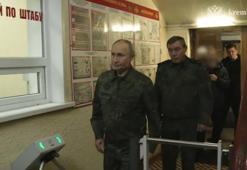 Putin askeri üniforma giydi, Kursk'u ziyaret etti