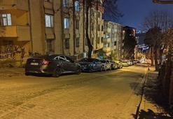 Küçükçekmece'de motosikletli şüpheliler park halindeki otomobile ateş açtı