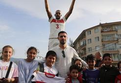 Merih Demiral, Bolu’daki heykelini ziyaret etti