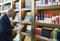 Cumhurbaşkanı Erdoğan, AK Kütüphane'yi ziyaret etti