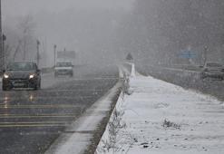 Bolu Dağı geçişinde hafif kar yağışı
