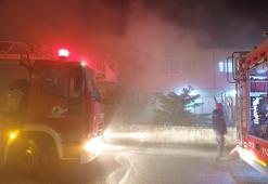 Düzce'de 2 katlı ev yangında kullanılamaz hale geldi