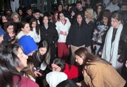 Avcılar'daki kız yurdunda yaşanan 'mutfak görevlisi' olayının ardından öğrenciler, yönetimi protesto etti