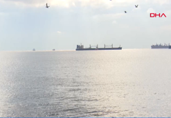 Ahırkapı'da yük gemisi karaya oturdu