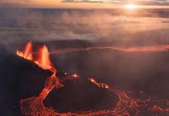 Endonezya'daki Lewotobi Laki Laki Yanardağı'nda patlama meydana geldi