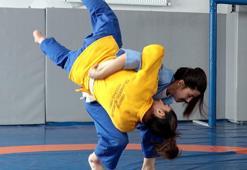 Türkiye'nin ilk 'kuşak güreşi' antrenörleri, Kayseri'de yetişiyor