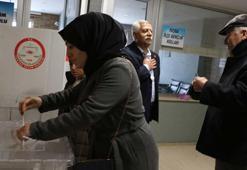 Van'da CHP'de cumhurbaşkanı adaylık ön seçimi için oy kullanılıyor