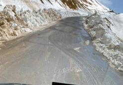 Van-Bahçesaray kara yolu, 5 ay sonra ulaşıma açıldı