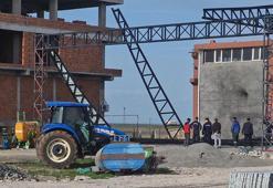 Atölyenin yapım aşamasındaki çatısı çöktü: 1'i ağır, 4 yaralı