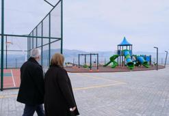 Bakan Kurum, bayramı yeni evlerinde karşılayan depremzede ailenin görüntülerini paylaştı