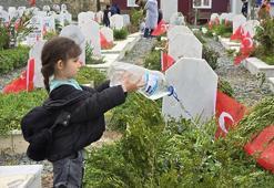 Hatay'da Deprem Şehitliği'ne bayram ziyareti