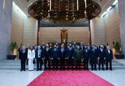 Suriye'de Cumhurbaşkanı Şara'nın ilk kabinesi açıklandı