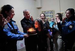 Çanakkale'de emniyet müdüründen Şennur'a doğum günü sürprizi
