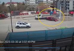 Çorum'da iki otomobilin çarpıştığı kaza kamerada