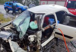 Yolcu otobüsüyle otomobil çarpıştı: 2 ölü, 4 yaralı