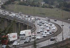 TEM Otoyolu Kocaeli geçişinde dönüş yoğunluğu