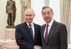 Putin, Çin Dışişleri Bakanı Wang Yi’i kabul etti