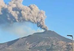 İtalya'da Etna Yanardağı kül ve lav püskürttü