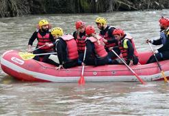 Rafting sezonu açıldı, adrenalin tutkunları tatilde Düzce’ye akın etti