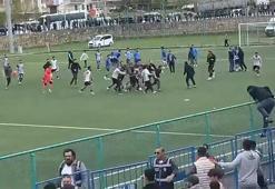 Siirt’te bölgesel amatör maç sonrası futbolcuların kavgasına taraftarlar da karıştı