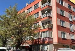 Binanın merdiveninden düşüp ağır yaralandı