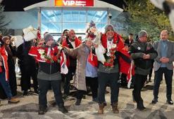 Otizmli ikiz milli kayakçılara Erzurum'da coşkulu karşılama