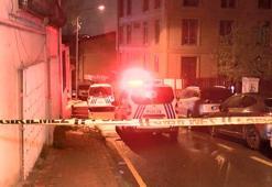 Fatih'te arkadaşını bıçakla yaralayan yabancı uyruklu şüpheli, polise de saldırınca vurularak etkisiz hale getirildi