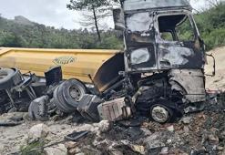 Devrilip alev alan hafriyat kamyonunun şoförü öldü