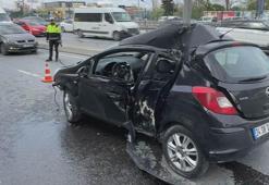 Avcılar'da 2 kişinin yaralandığı kaza kamerada