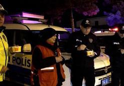 Kızılay’dan soğukta görev yapan polislere sıcak çorbalı kutlama