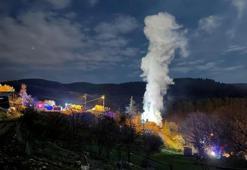 Ankara'da 2 katlı ahşap ev çıkan yangında kullanılamaz hale geldi