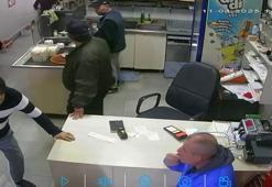 Yolda yürürken kalp krizi geçirdi; son anları kamerada