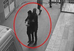 Emekli öğretmen, nefes borusuna et kaçan çocuğu 'Heimlich' manevrasıyla kurtardı; o anlar kamerada