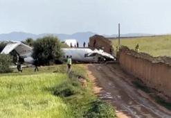 Fas'ta pistten çıkan küçük uçak duvara çarptı: 4 yaralı