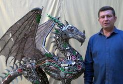 Geri dönüşümün sürdürülebilirliğine dikkat çekmek için ejderha heykeli yaptı