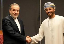 İran Dışişleri Bakanı, Ummanlı mevkidaşıyla 'ABD ile dolaylı müzakereyi' görüştü