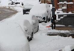 Karlıova’da, kar kalınlığı 15 santime ulaştı