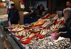 Av yasağına sayılı günler kala balık tezgahlarında çeşit bolluğu
