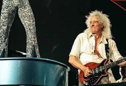 Queen'in gitaristi Brian May, Coachella’da performans sergiledi